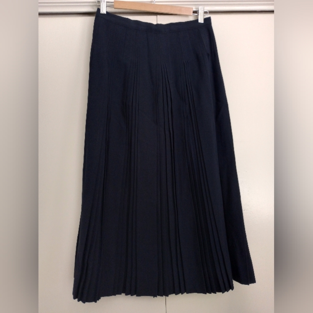 NAVY PLEATED MIDI SKIRT